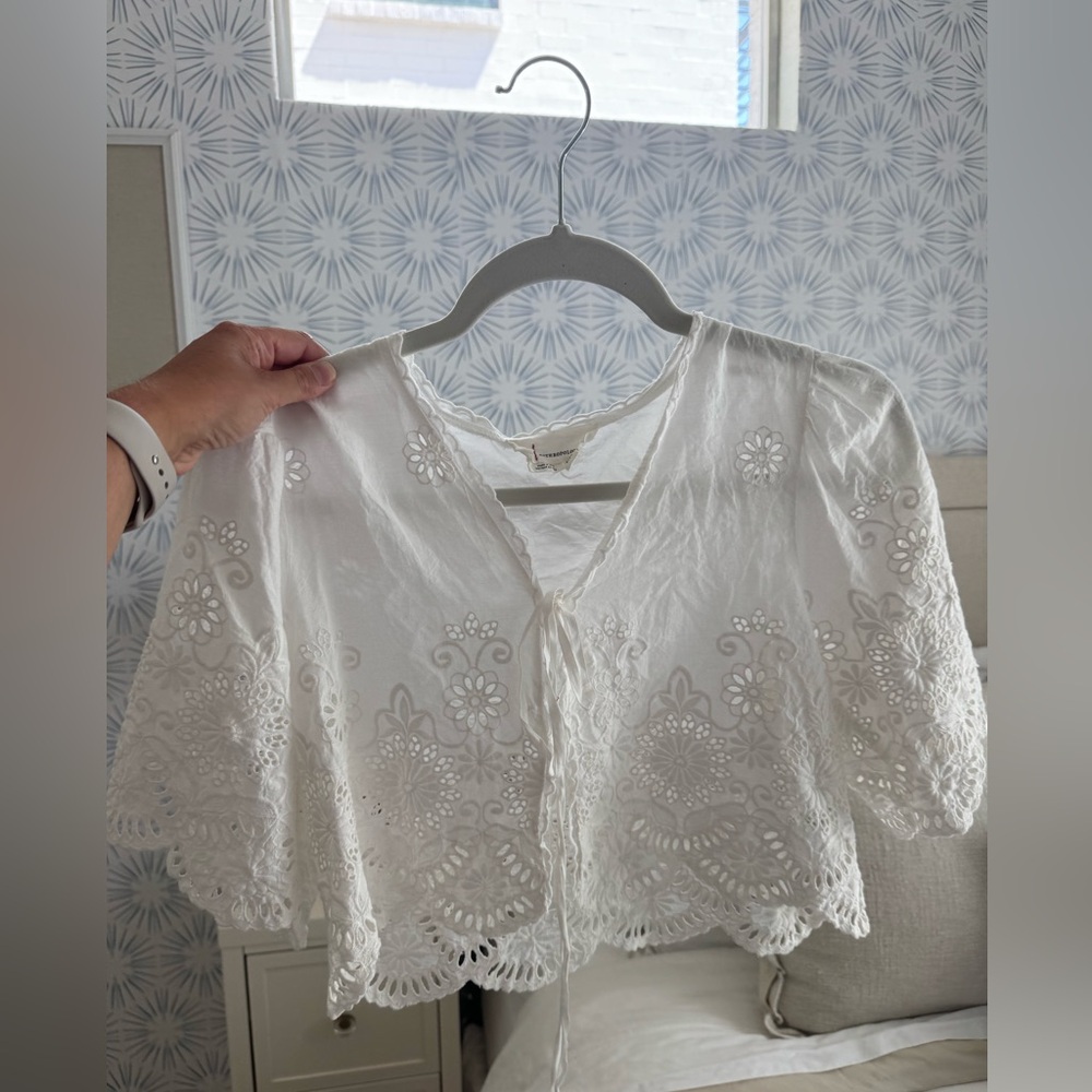 Anthropologie Maeve Tie front white crop blouse